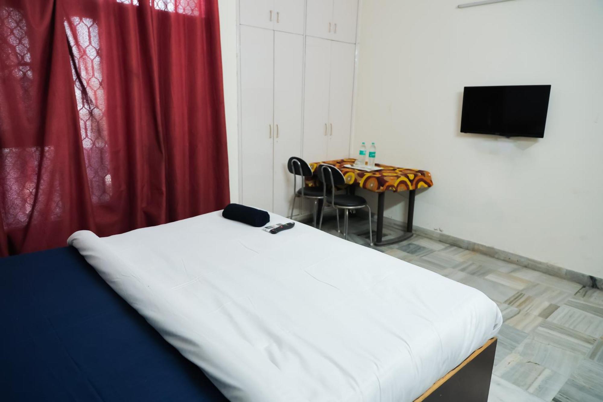 Hotel Green Villa - Near Anand Vihar Station Нью-Дели Экстерьер фото