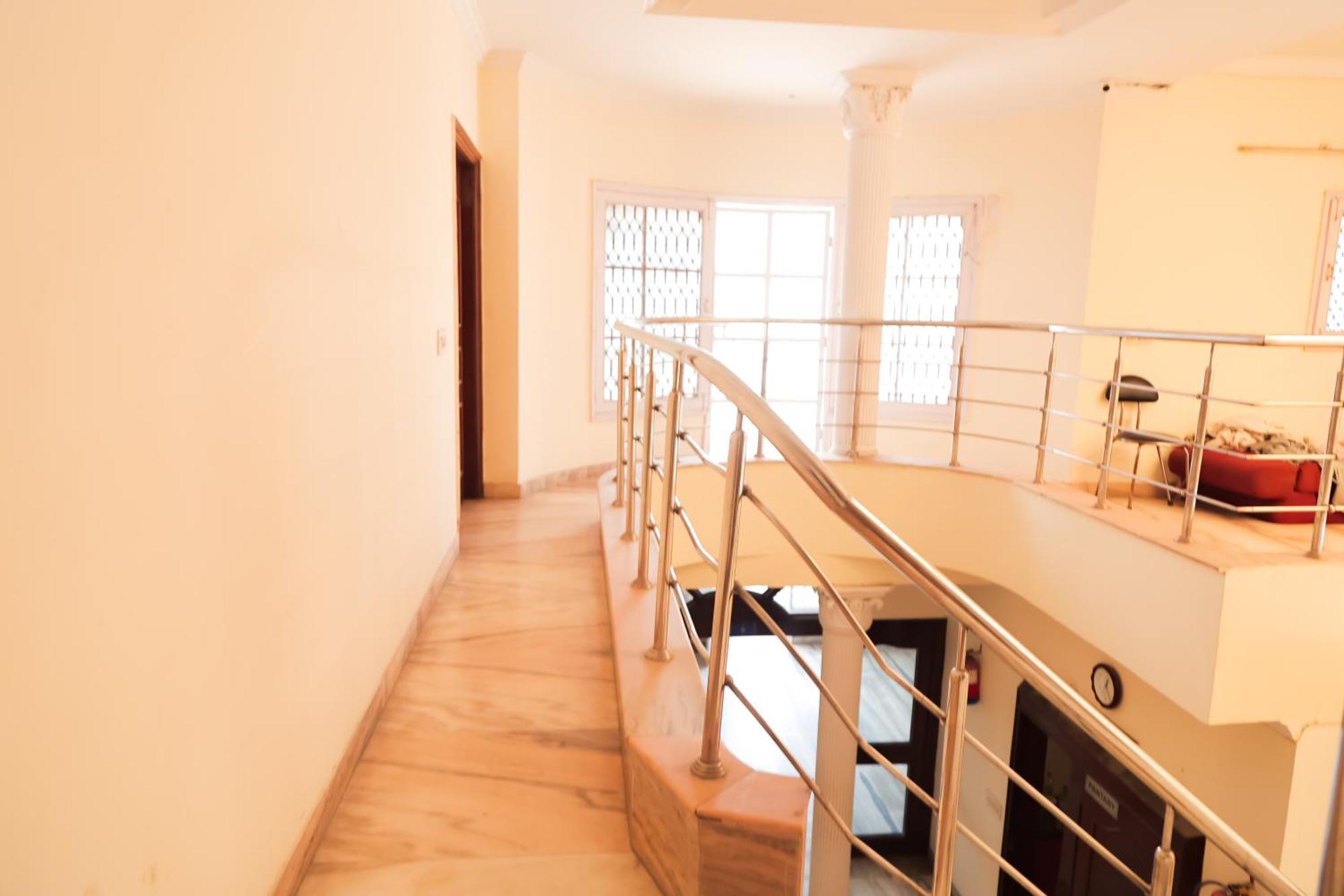 Hotel Green Villa - Near Anand Vihar Station Нью-Дели Экстерьер фото