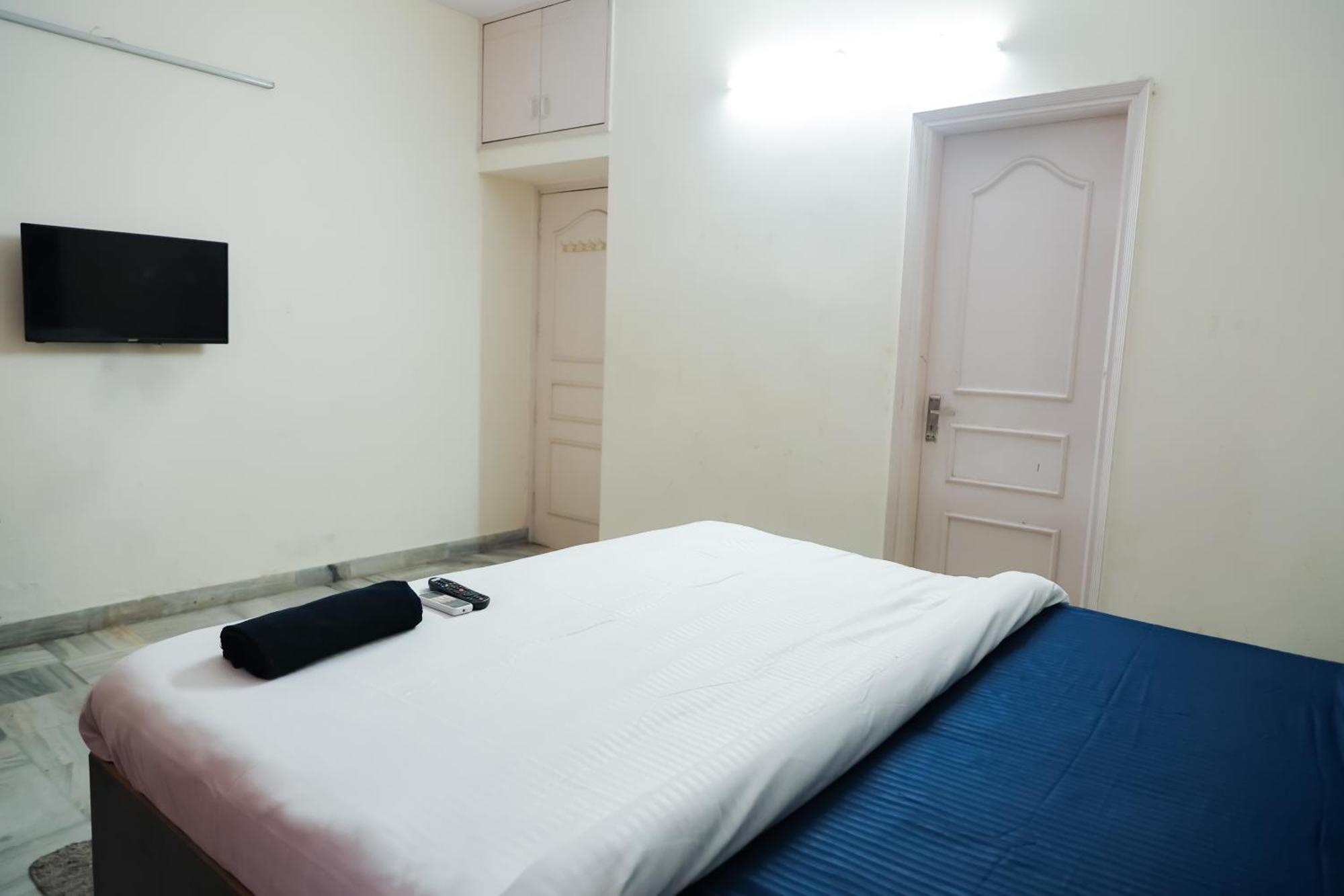 Hotel Green Villa - Near Anand Vihar Station Нью-Дели Экстерьер фото